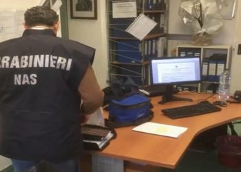 Um italiano foi preso com mais de 2,7 mil vídeos de pornografia infantil na província de Catânia, na região da Sicília, nesta quinta-feira. A detenção ocorreu após uma denúncia feita pela Justiça do Brasil.