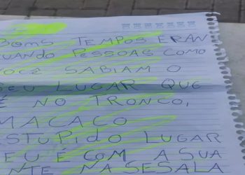 rACISMO EM BH; Bilhetes com ofensas racistas são deixados em prédio de BH: 'Seu lugar é no tronco, macaco' Dois boletins de ocorrência foram registrados na Polícia Civil.