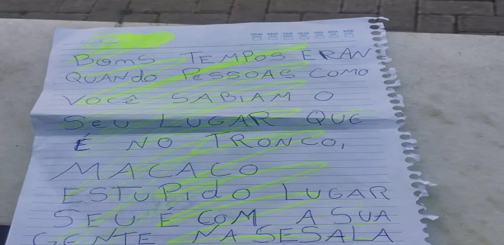 rACISMO EM BH; Bilhetes com ofensas racistas são deixados em prédio de BH: 'Seu lugar é no tronco, macaco' Dois boletins de ocorrência foram registrados na Polícia Civil.