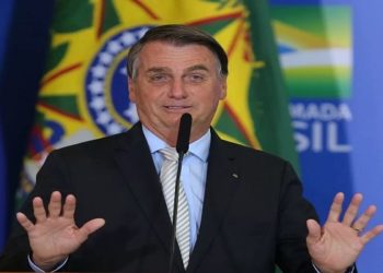 Bolsonaro fala sobre compra de viagra pelo exercito e proteses penianas