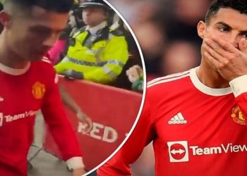 tapa de cristiano ronaldo em celular de torcedor