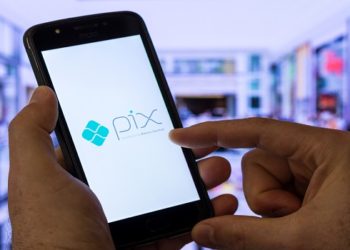 Roubos promovem ‘corrida’ para bloquear Pix; saiba como e quem notificar Além do bloqueio do celular e da conta bancária, desde abril de 2021, é possível controlar o limite no sistema de Pix, reduzindo ou aumentando o valor disponível para transações