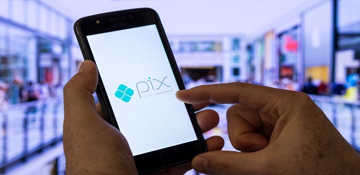Roubos promovem ‘corrida’ para bloquear Pix; saiba como e quem notificar Além do bloqueio do celular e da conta bancária, desde abril de 2021, é possível controlar o limite no sistema de Pix, reduzindo ou aumentando o valor disponível para transações