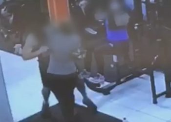 Mulher leva mordida de homem em academia