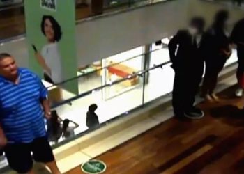 Polícia busca homem acusado de ataques racistas contra professora e o sobrinho dela em shopping no Rio