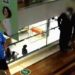 Polícia busca homem acusado de ataques racistas contra professora e o sobrinho dela em shopping no Rio