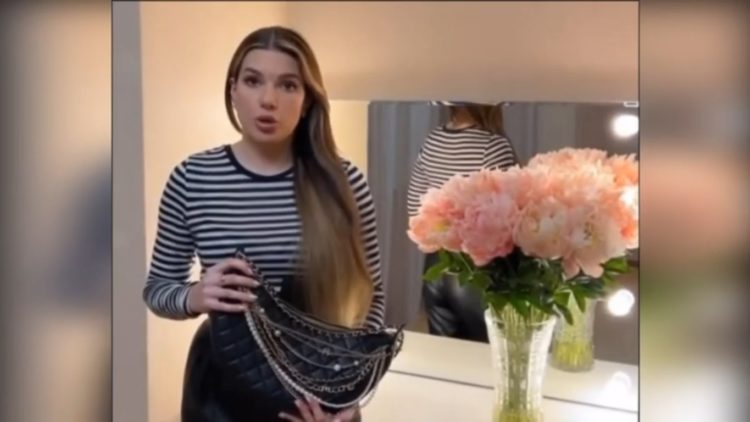 Influenciadoras digitais da Rússia publicaram vídeos destruindo bolsas da Chanel