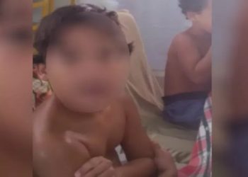 um menino de cinco anos conseguiu pedir ajuda e evitar que a mãe dele fosse sequestrada pelo ex-marido.