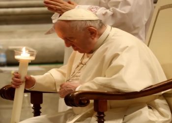 O papa Francisco, marcando que esta é uma “Páscoa de guerra”, pediu neste domingo (17) aos líderes que ouçam o apelo popular pela paz na Ucrânia