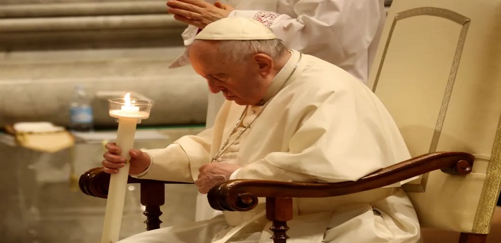 O papa Francisco, marcando que esta é uma “Páscoa de guerra”, pediu neste domingo (17) aos líderes que ouçam o apelo popular pela paz na Ucrânia