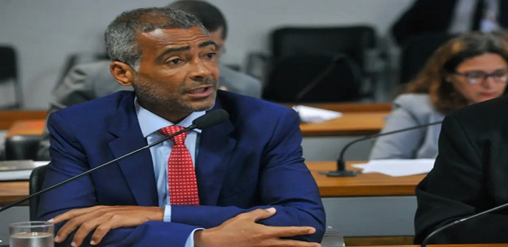 Candidato de Bolsonaro sou eu’, diz Romário sobre Daniel Silveira Afirmação acontece devido a possibilidade de o deputado bolsonarista se candidatar para o mesmo cargo
