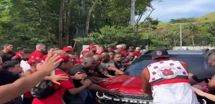 Protes; flamengo, torcedores vandalizam carros de atletas