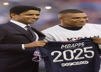 O PSG anunciou oficialmente neste sábado a renovação do contrato do atacante Mbappé.