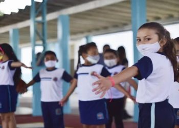 ESCOLAS SUISPENDEM AULAS EM SP APÓS ALTA DE CASOS DE COVID