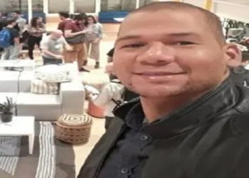 Quatro pessoas - entre as quais dois sargentos e um cabo do 1º Distrito Naval - foram presas, na madrugada deste domingo, dia 15, por sequestrarem, matarem e esconderem o corpo de um policial civil do Rio.
