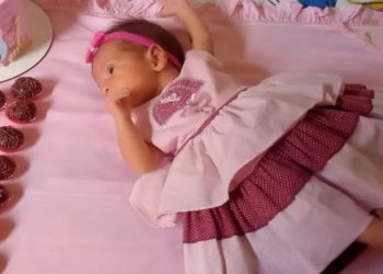 Minas Gerais: menina de 57 dias de vida morre após ser atirada da janela pelo próprio pai. Homem tinha histórico de violência e já havia agredido a mãe da bebê durante a gravidez