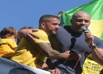 Daniel Silveira participa de manifestacao