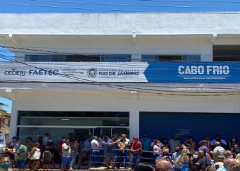 Fundação de Apoio à Escola Técnica (Faetec) e os Centros de Geração de Emprego e Renda estão autorizadas a reservar 30% das vagas existentes em cursos de qualificação profissional e formação continuada para mulheres vítimas de violência doméstica