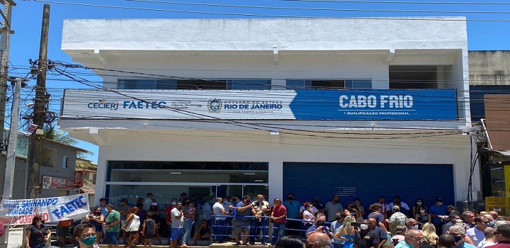 Fundação de Apoio à Escola Técnica (Faetec) e os Centros de Geração de Emprego e Renda estão autorizadas a reservar 30% das vagas existentes em cursos de qualificação profissional e formação continuada para mulheres vítimas de violência doméstica