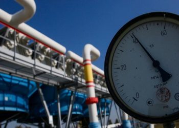 Companhia russa Gazprom anuncia interrupção total do envio de gás natural após operadora holandesa se recusar a pagar pelo combustível em rublos. Polônia, Bulgária e Finlândia também já tiveram gás cortado por Moscou.