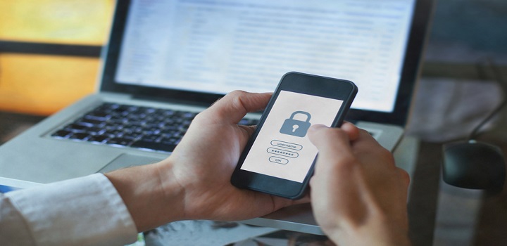 O cidadão que tem o celular furtado ou roubado pode ser vítima do "golpe do limpa tudo", no qual os criminosos descobrem as senhas de aplicativos de bancos e demais instituições financeiras e fazem transações para levar todo o dinheiro da vítima