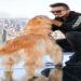 influencer catarinense Jesse Kozechen, ou “Jesse Koz”, e seu cachorro Shurastey, conhecidos nas redes sociais pelas viagens que faziam juntos