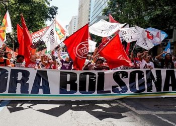 Manifestações contra e pró-governo aconteceram no país durante a manhã deste domingo (1),