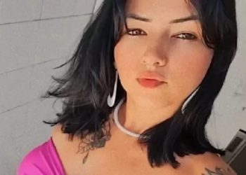 Uma mulher de 32 anos morreu após ser baleada acidentalmente quando sua mãe derrubou uma bolsa na qual havia uma arma engatilhada em Vila Velha