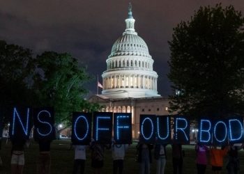 Chefe da Organização Mundial da Saúde diz que o aborto pode salvar vidas, e que mulheres devem ter direito de escolha quando se trata de sua saúde. Proibição pode gerar busca por procedimentos arriscados, alerta.