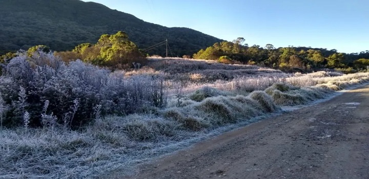 Parque Nacional do Itatiaia registra -7,6°C e tem a temperatura mais baixa do ano no Brasil