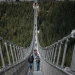 Passarela suspensa mais longa do mundo é inaugurada na República Tcheca A Sky Bridge 721, suspensa por cabos, fica 95 metros acima do fundo do vale e se estende entre 1.110 e 1.116 metros acima do nível do mar