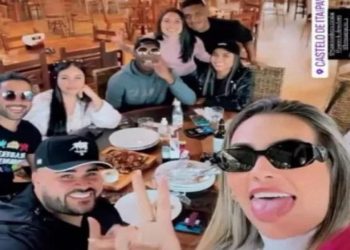 meio-campista Patrick de Paula, do Botafogo, e alguns amigos foram convidados a se retirarem de um restaurante em Petrópolis