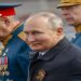 O presidente da Rússia, Vladimir Putin, afirmou nesta segunda-feira (9) que o exército do país luta na Ucrânia para defender a "pátria" contra uma "ameaça inaceitável" representada pelo vizinho apoiado pelo Ocidente.