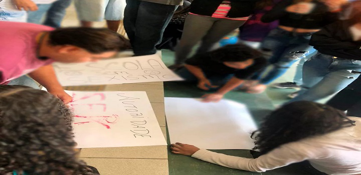 Alunos da Escola Estadual Professora Rosa Inês Bornia Moreira, em Sete Praias, na Zona Sul de São Paulo (próximo a Diadema), acusam a diretora de assédio moral, transfobia e de impedir que alunos do período noturno jantem no colégio.