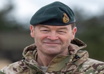 Chefe Militar britânico coloca Reino Unido pronto para combater Rússia