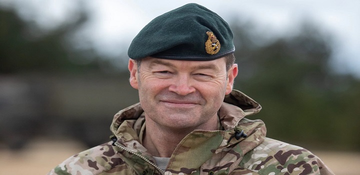 Chefe Militar britânico coloca Reino Unido pronto para combater Rússia