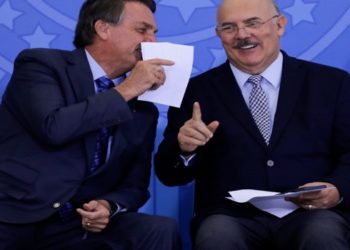ex-ministro da Educação Milton Ribeiro disse em conversa com uma filha que recebeu uma ligação de Jair Bolsonaro(PL)