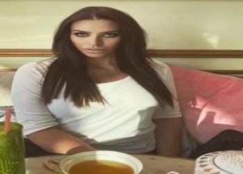 Kasia Gallanio, ex-integrante da família real do Catar, foi encontrada morta no seu quarto na madrugada deste domingo (29).