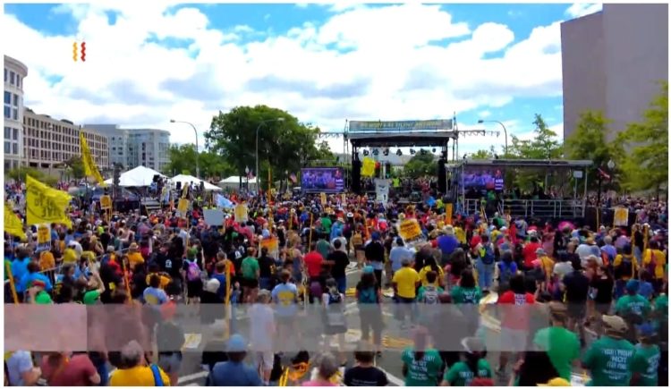 Fome nos EUA: Marcha dos pobres cerca do Capitólio para protestar contra o governo Biden