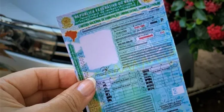 Nova carteira de habilitação entra em vigor nesta quarta-feira