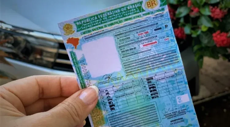 Nova carteira de habilitação entra em vigor nesta quarta-feira