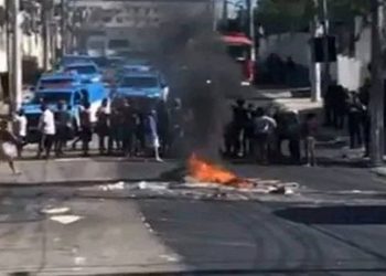 Um homem identificado como Reginaldo Avelar Porto, de 38 anos, morreu após ser baleado por um tiro de fuzil na Avenida Marechal Rondon,
