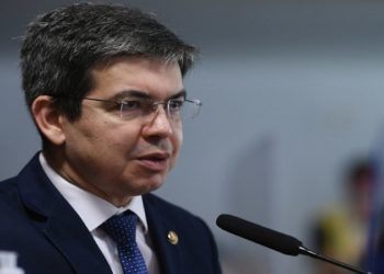 Bolsonaro pede ajuda a Joe Biden. notícia de que o presidente Jair Bolsonaro (PL) pediu ajuda a Joe Biden contraa candidatura de Lula deixou os aliados do petistas inconformados