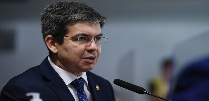 Bolsonaro pede ajuda a Joe Biden. notícia de que o presidente Jair Bolsonaro (PL) pediu ajuda a Joe Biden contraa candidatura de Lula deixou os aliados do petistas inconformados