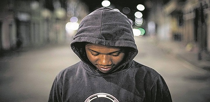 De pontos turísticos a locais violentos, youtuber faz sucesso mostrando ruas desertas do Rio tarde da noite