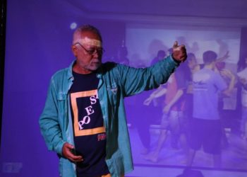 Arthur Gomes: Revirando a Tropicália no Santa Paciência, em Campos-RJ