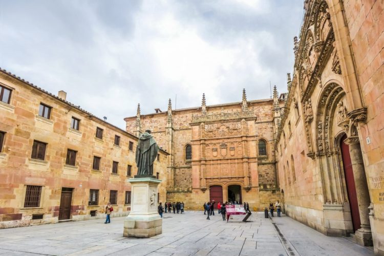 Congresso literário da Universidade de Salamanca, na Espanha