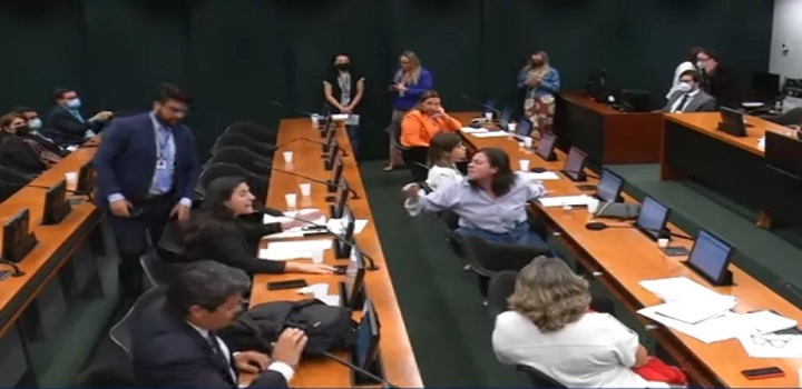 Veja a briga das deputadas por causa de homenagem à procuradora e juíza envolvidas em caso de aborto de menina de 11 anos