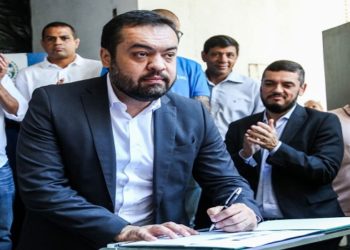 Lei rodrigo Bacellar: Governador sanciona lei que assegura direitos a servidores da uenf