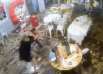 Foi encontrado morto o vigilante Claudinei Coco Esquarcini, um dos diretores da Associação Recreativa Esportiva Segurança Física de Itaipu (Aresf), em Foz do Iguaçu, onde o tesoureiro petista, Marcelo Arruda, do município foi assassinado. A informação é do portal Metrópoles.